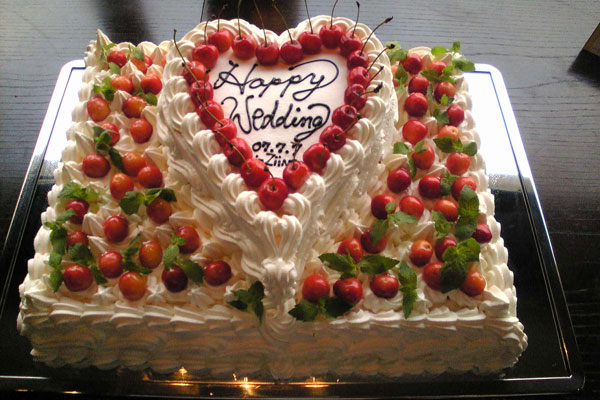 充実の設備とおいしい料理|ZIINO CLASSIC